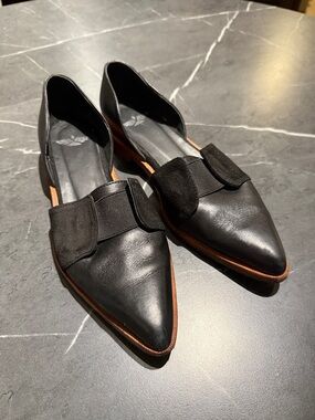 FORTRESS OF INCA Black Pointed Leather Flats with Suede Strap size 37